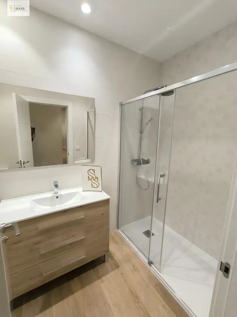 Baño de Piso de alquiler en Santander con Calefacción y Amueblado