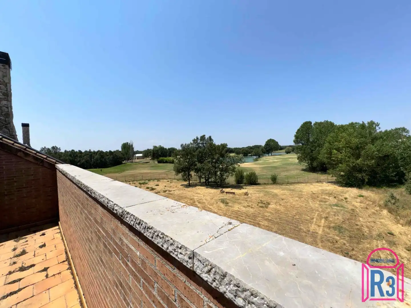 Dúplex en venta en Valverde de la Virgen con Calefacción, Terraza y Trastero