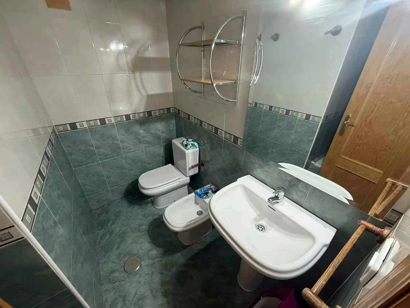 Badezimmer von Wohnung zur Miete in Jaén mit Klimaanlage, Möbliert und Waschmaschine