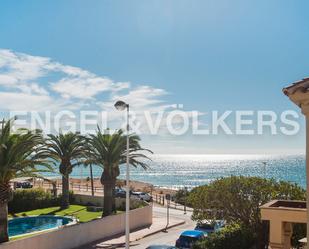 Vista exterior de Finca rústica en venda en Alcalà de Xivert amb Aire condicionat, Terrassa i Piscina