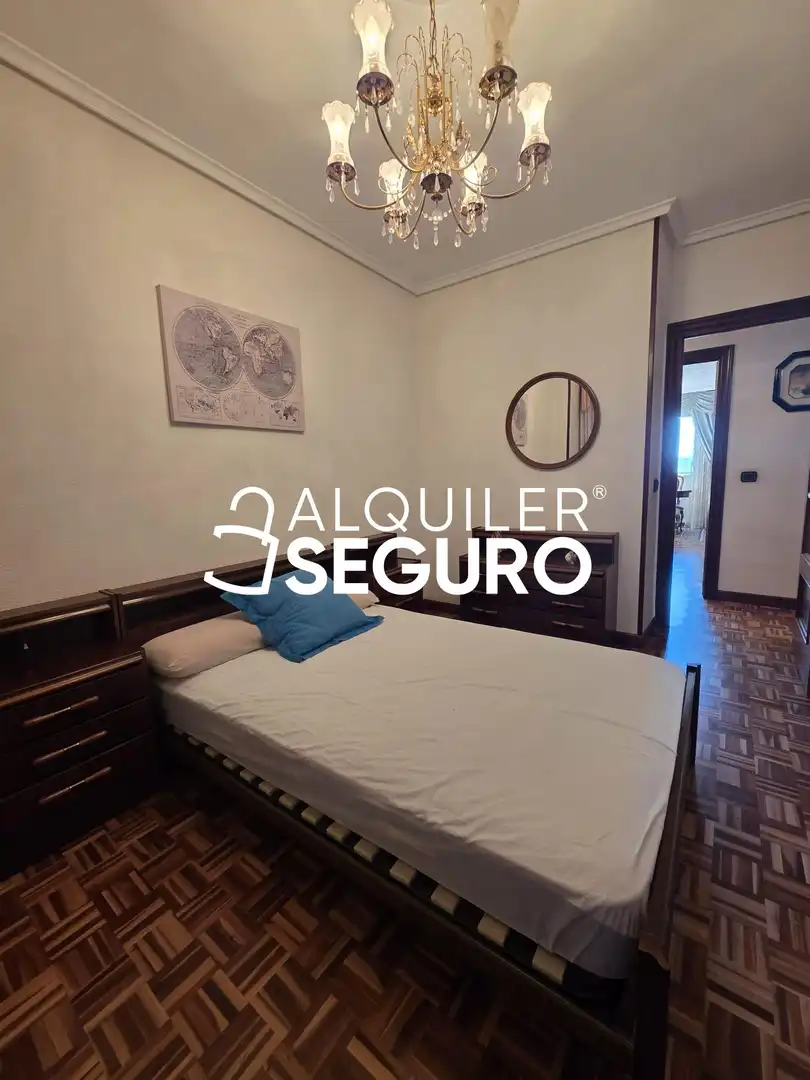 Bedroom of Flat for rent in Burgos  with Heating, Terrace and Furnished
