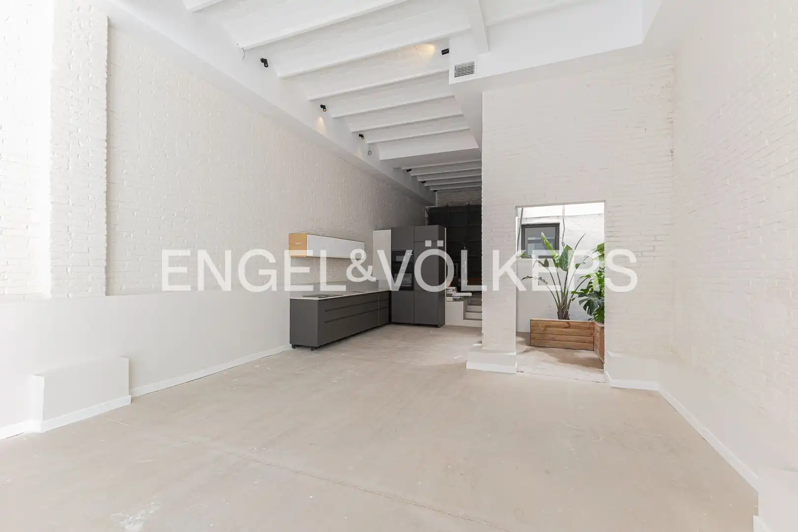 Houses for sale in Barcelona  with Air Conditioner, Heating and Private garden