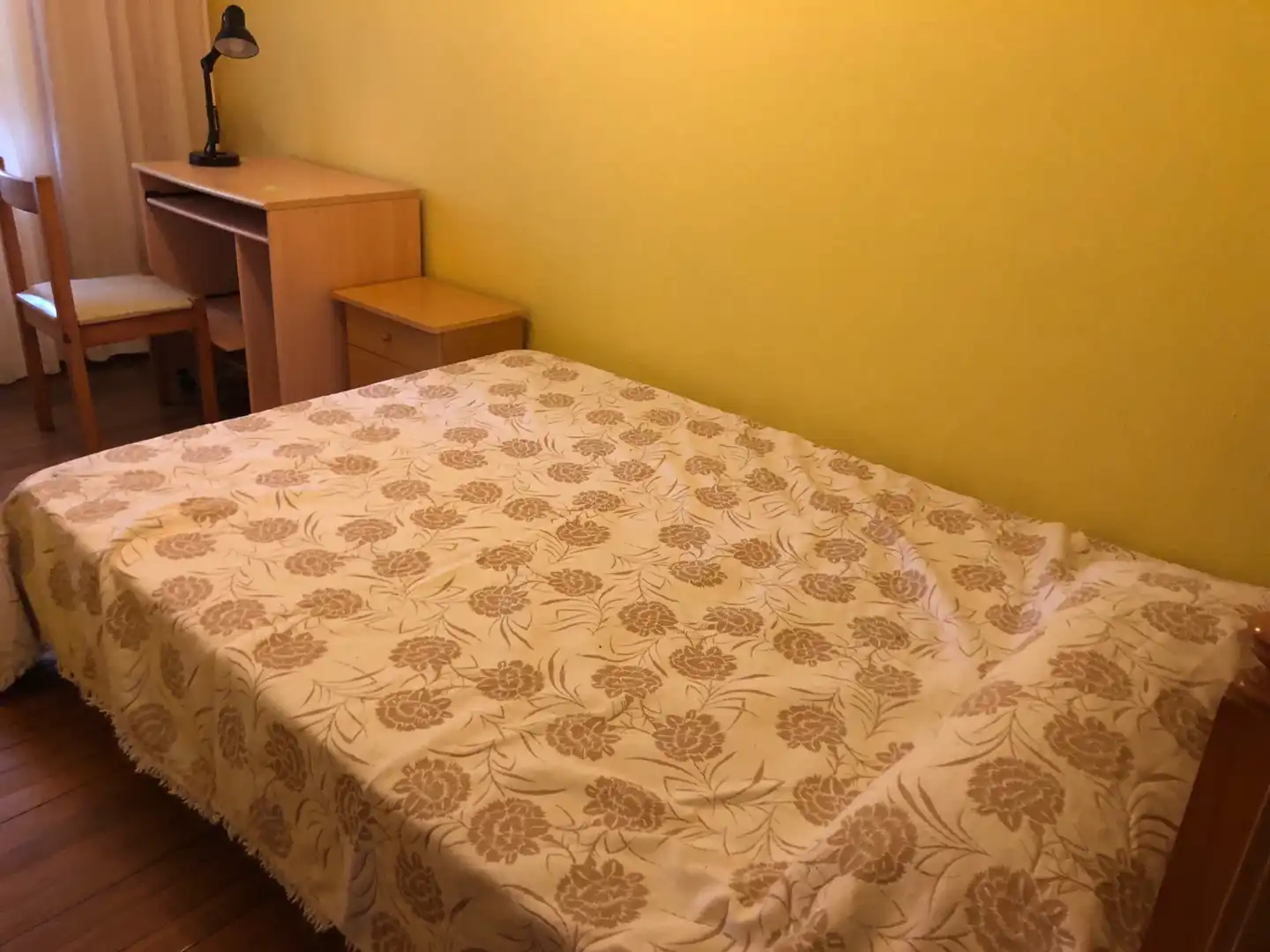 Bedroom of Flat for rent in Santiago de Compostela   with Pets allowed