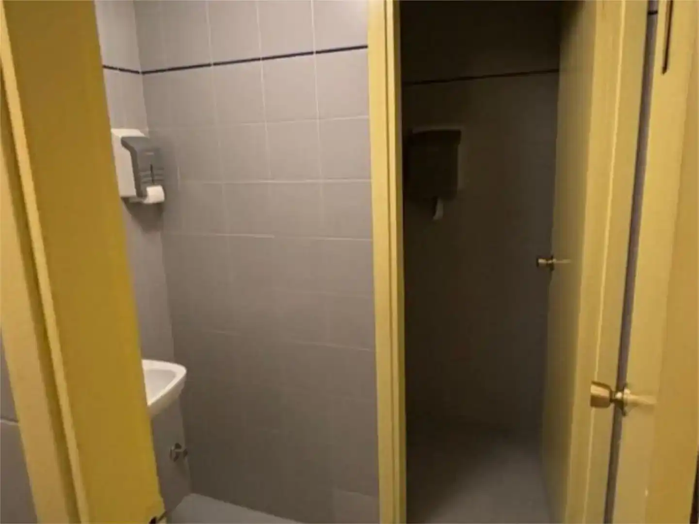 Bathroom of Office for sale in  Pamplona / Iruña