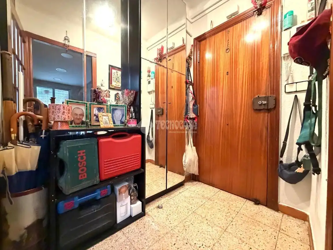 Flat with terrace for sale in Salut - Lloreda, imagen 24