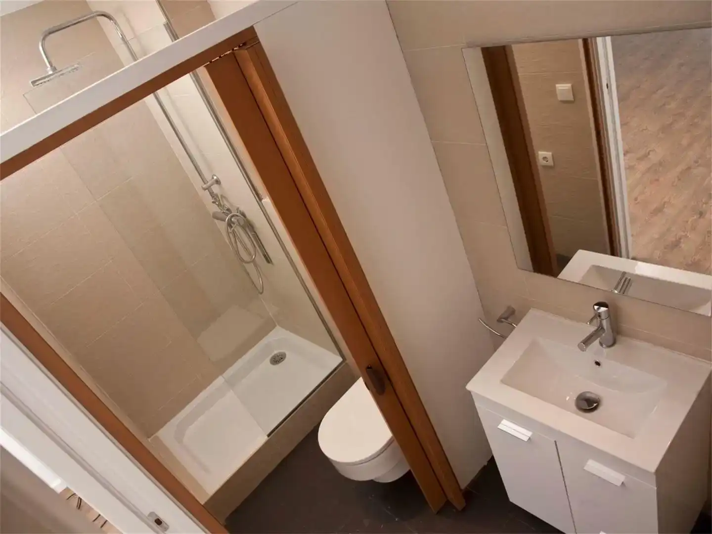 Badezimmer von Country house zum Verkauf in Artés mit Klimaanlage, Parkett und Möbliert