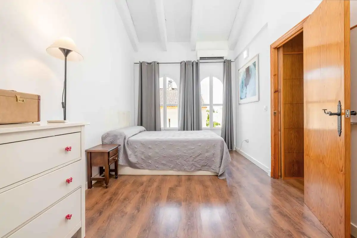 Habitación de Casa adosada en venta en Aznalcázar con Aire acondicionado, Calefacción y Jardín privado