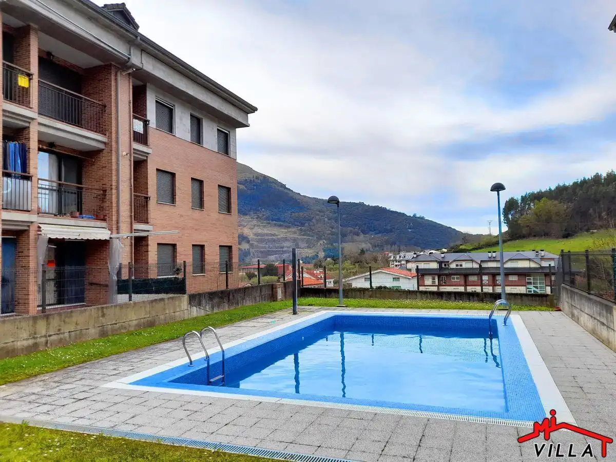 Piscina de Planta baja en venta en Limpias con Calefacción, Terraza y Trastero