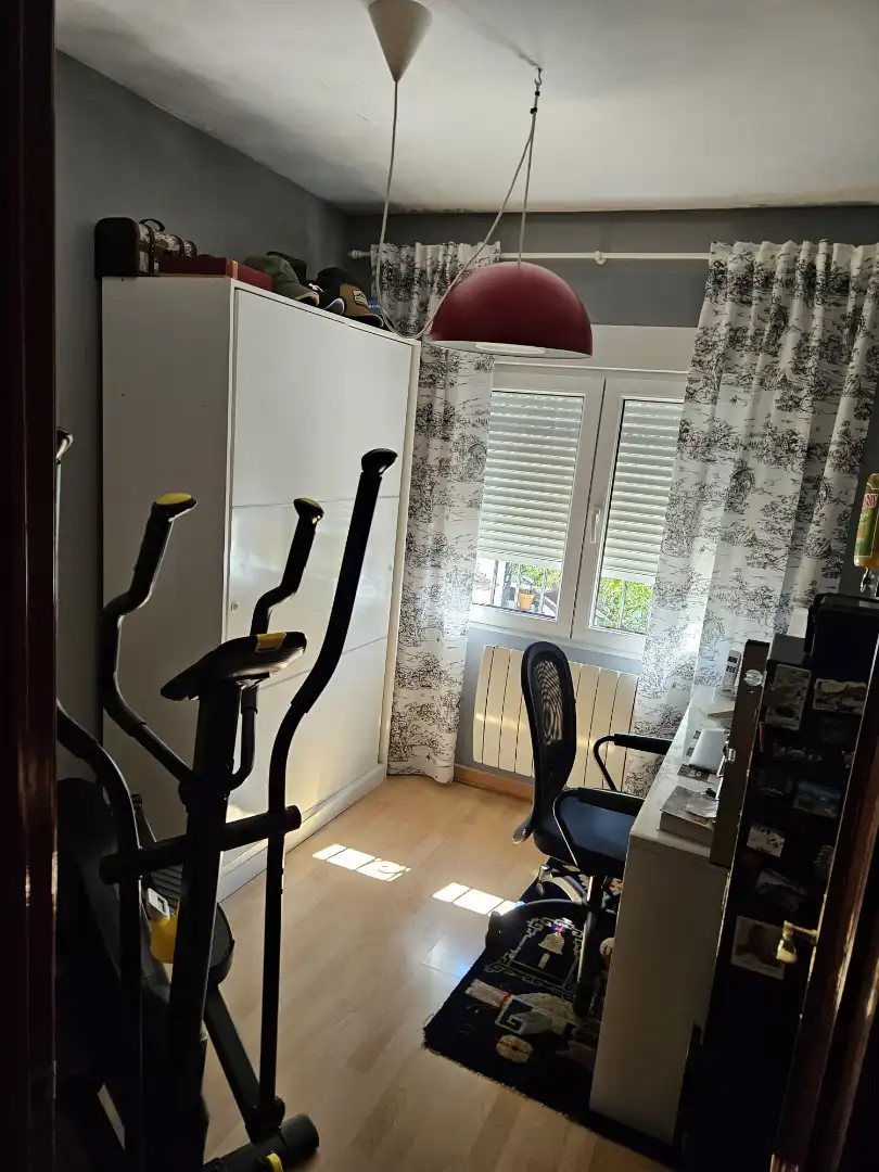 Habitación de Casa o chalet en venta en Navahondilla con Calefacción, Jardín privado y Parquet