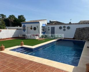 Piscina de Casa o xalet en venda en Chiclana de la Frontera