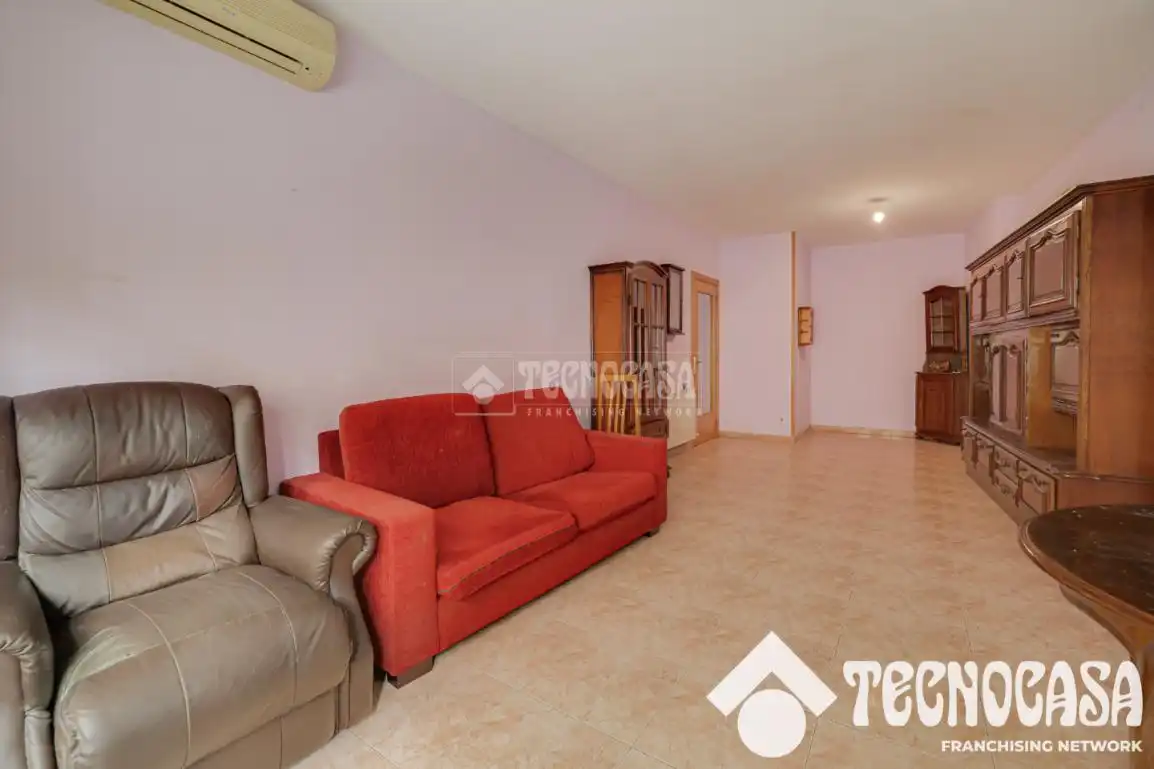 Sala de estar de Piso en venta en Santa Coloma de Gramenet con Calefacción y Terraza
