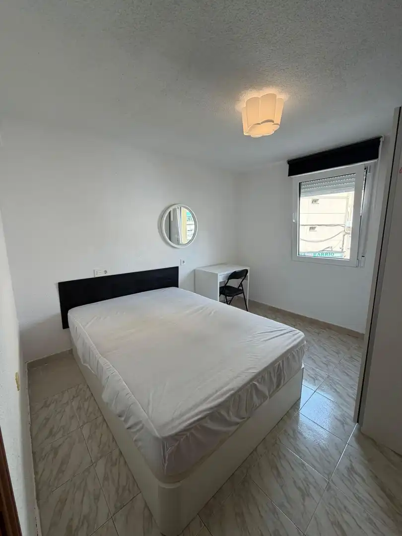 Habitación de Piso de alquiler en Madrid con Aire acondicionado, Calefacción y Amueblado