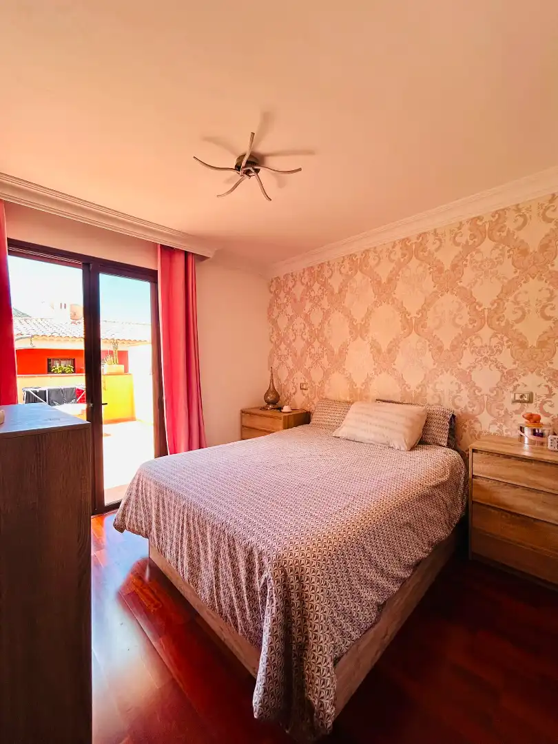 Habitación de Casa adosada en venta en Adeje con Aire acondicionado, Terraza y Trastero