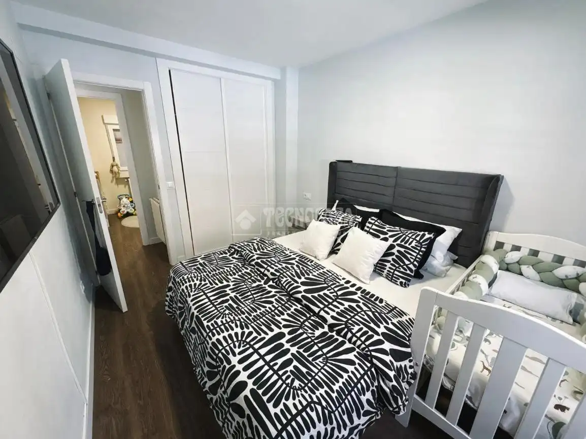 Bedroom of Flat for sale in Madrid  with Air Conditioner and Heating
