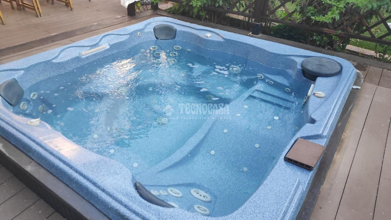 Piscina de Casa adosada en venda en Peligros amb Terrassa