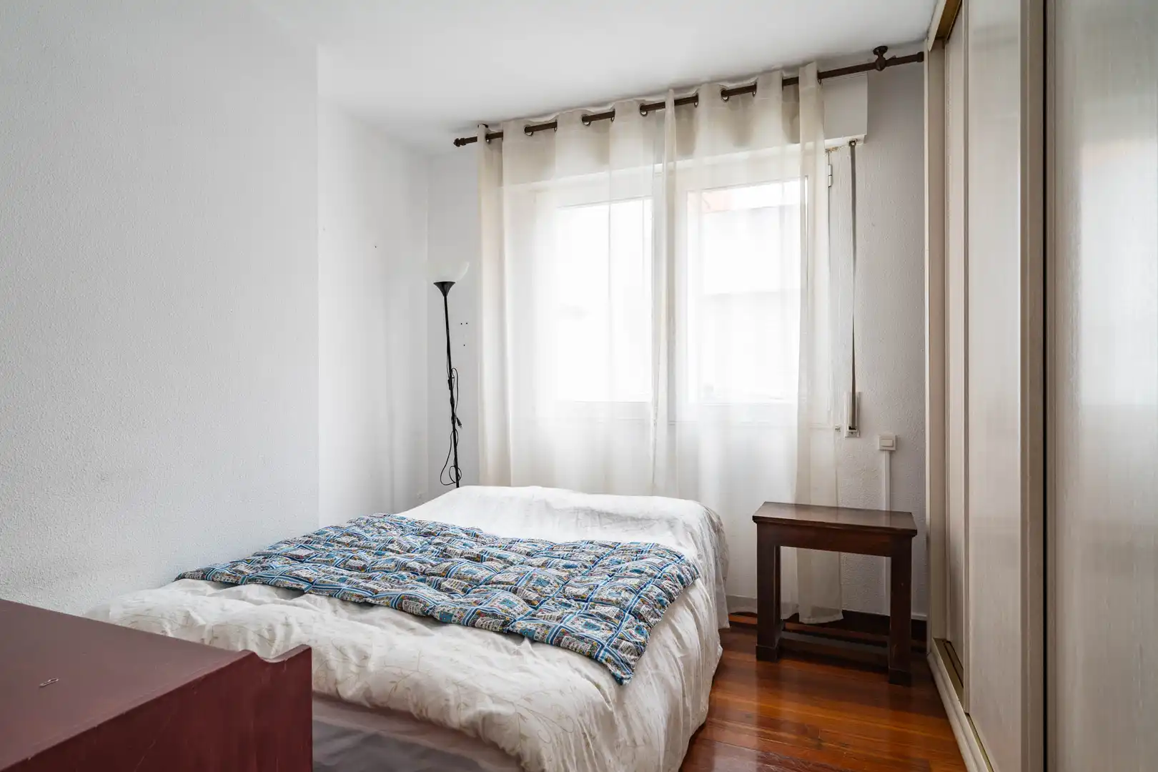 Schlafzimmer von Wohnung zur Miete in Santander mit Heizung, Parkett und Möbliert