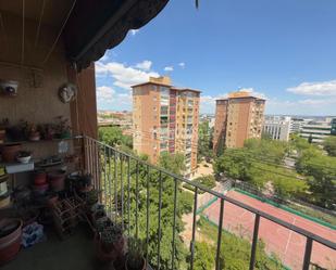 Bedroom of Flat for sale in  Madrid Capital