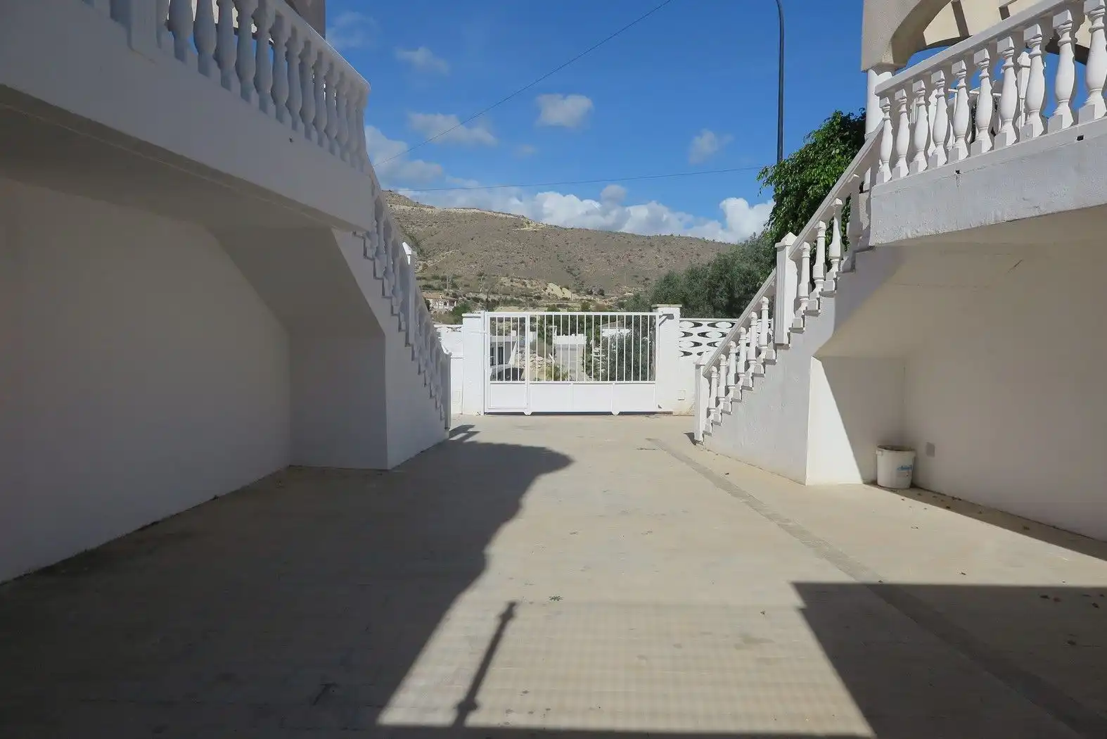 Casa amb jardí en venda a Pueblo Acantilado - Lanuza, imagen 3