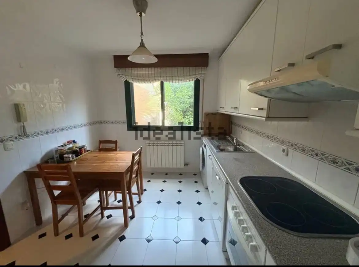 Cuina de Casa o xalet en venda en Simancas amb Calefacció, Jardí privat i Traster