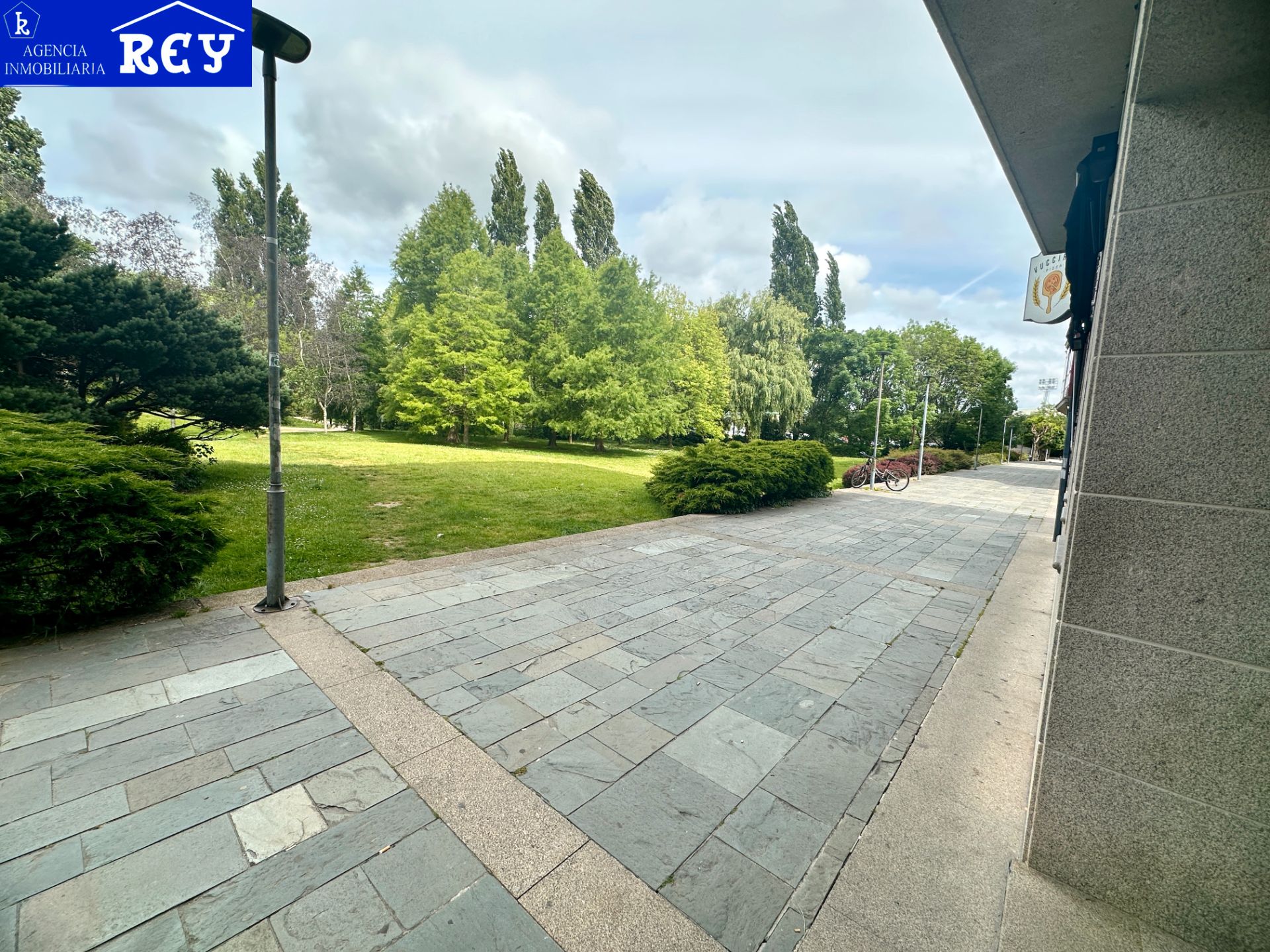 Exterior view of Premises for sale in Santiago de Compostela   with Furnished