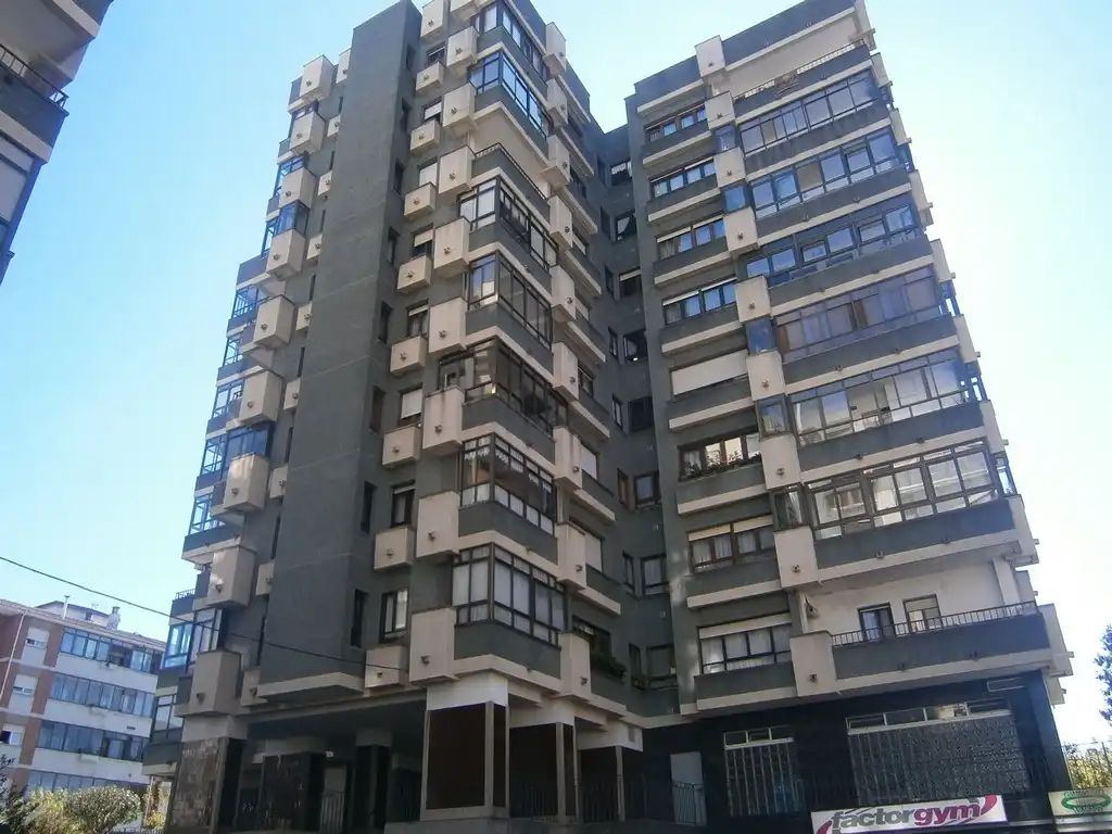 Local comercial en venda a C/ Alfonso I