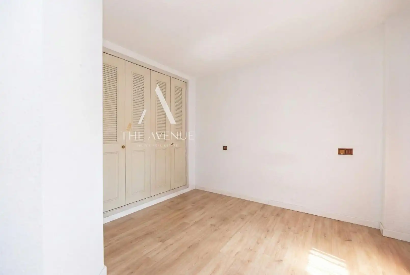 Dormitori de Casa adosada en venda en Las Rozas de Madrid amb Calefacció, Jardí privat i Parquet