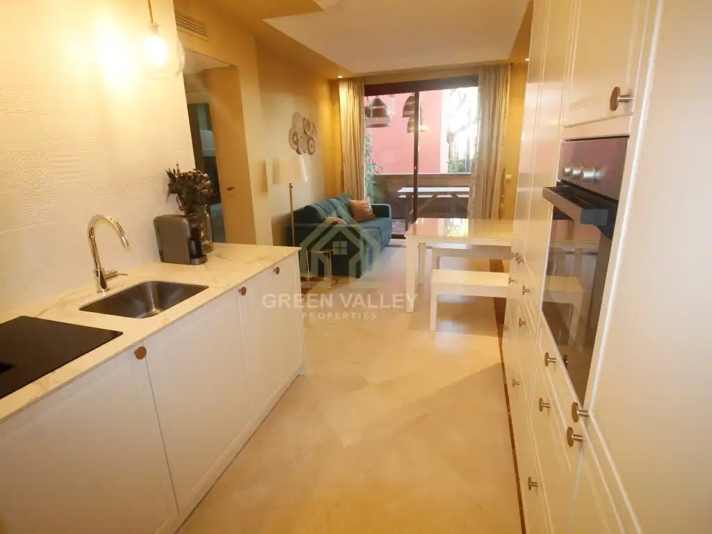 Außenansicht von Wohnung zum Verkauf in Marbella mit Klimaanlage, Privatgarten und Terrasse