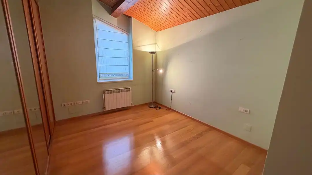 Dormitori de Casa o xalet en venda en Vitoria - Gasteiz amb Calefacció, Jardí privat i Terrassa