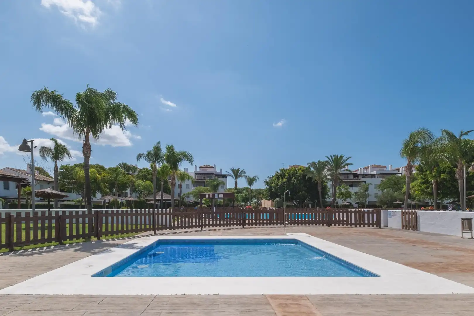 Piscina de Apartamento en venta en Rota con Terraza y Piscina comunitaria