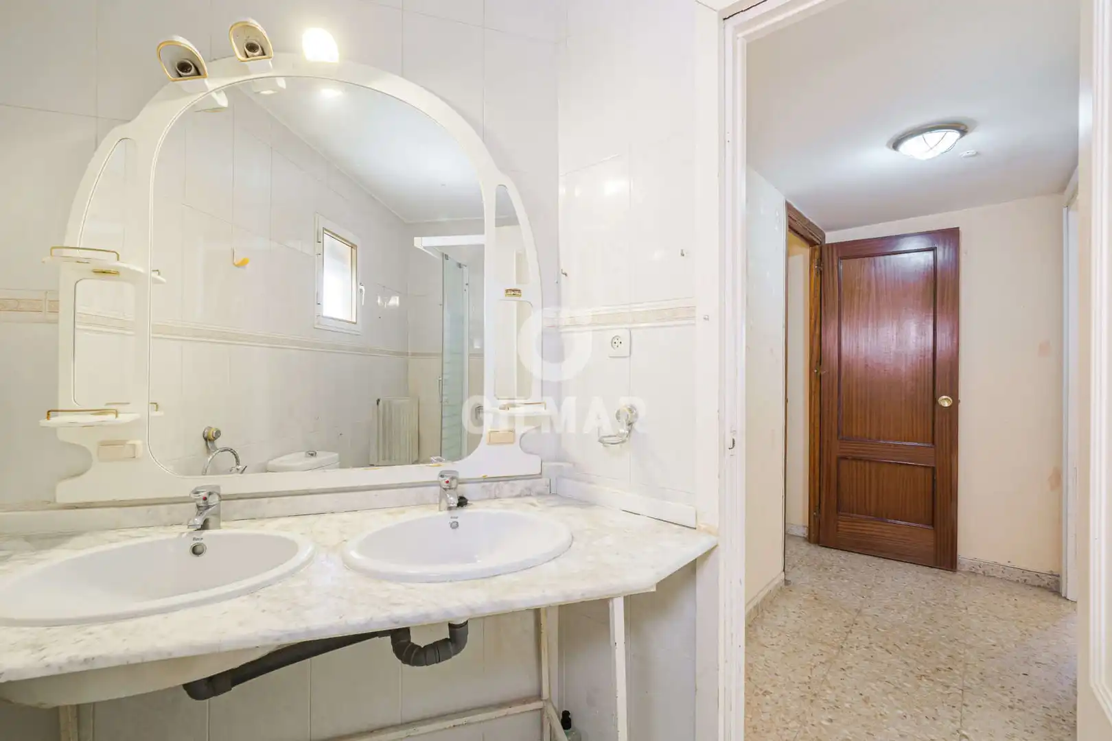 Baño de Piso en venta en Sevilla con Calefacción y Jardín privado