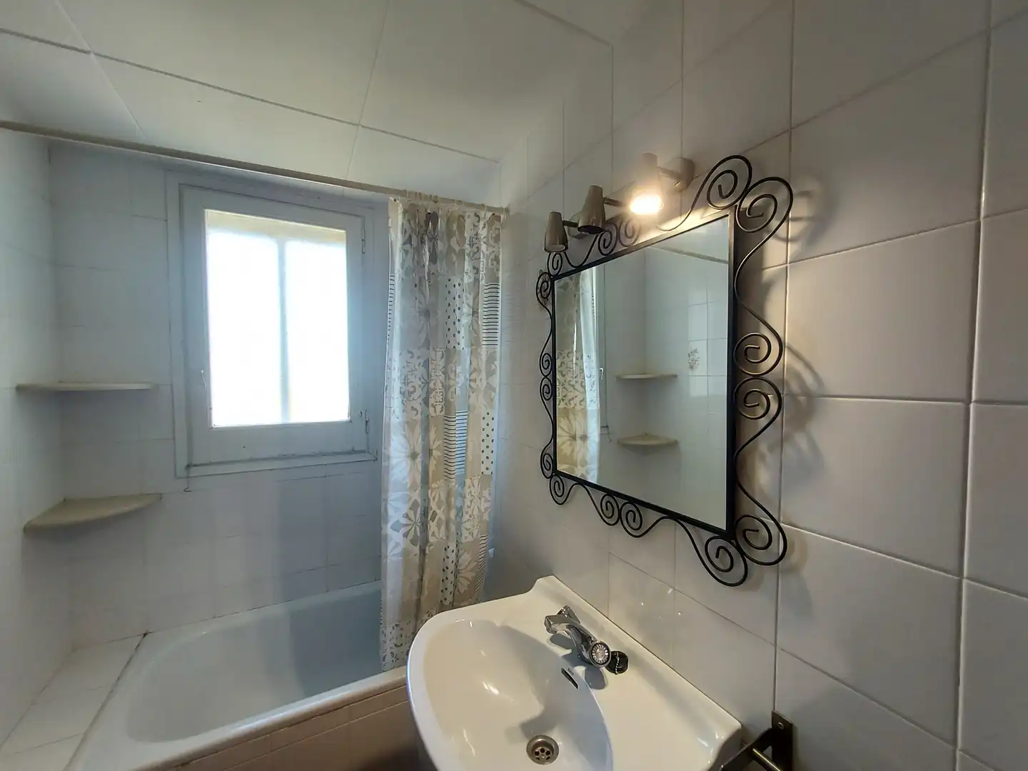 Baño de Apartamento en venta en El Vendrell con Terraza, Amueblado y Horno