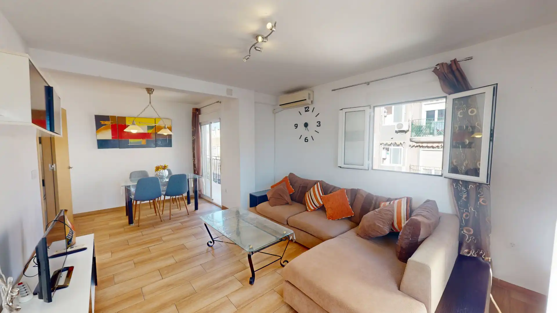 Living room of Flat for sale in Elche / Elx  with Air Conditioner, Heating and Storage room