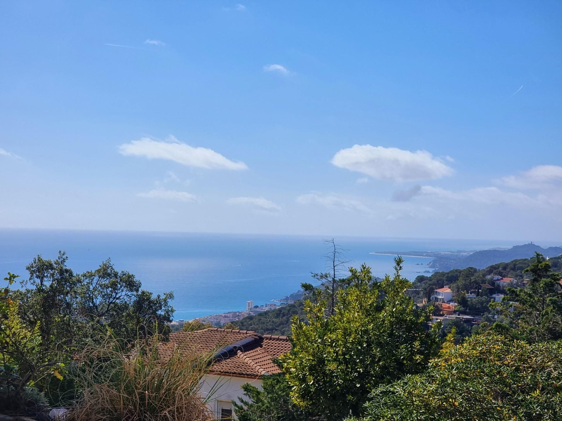 Vista exterior de Casa o xalet en venda en Lloret de Mar amb Jardí privat, Terrassa i Balcó