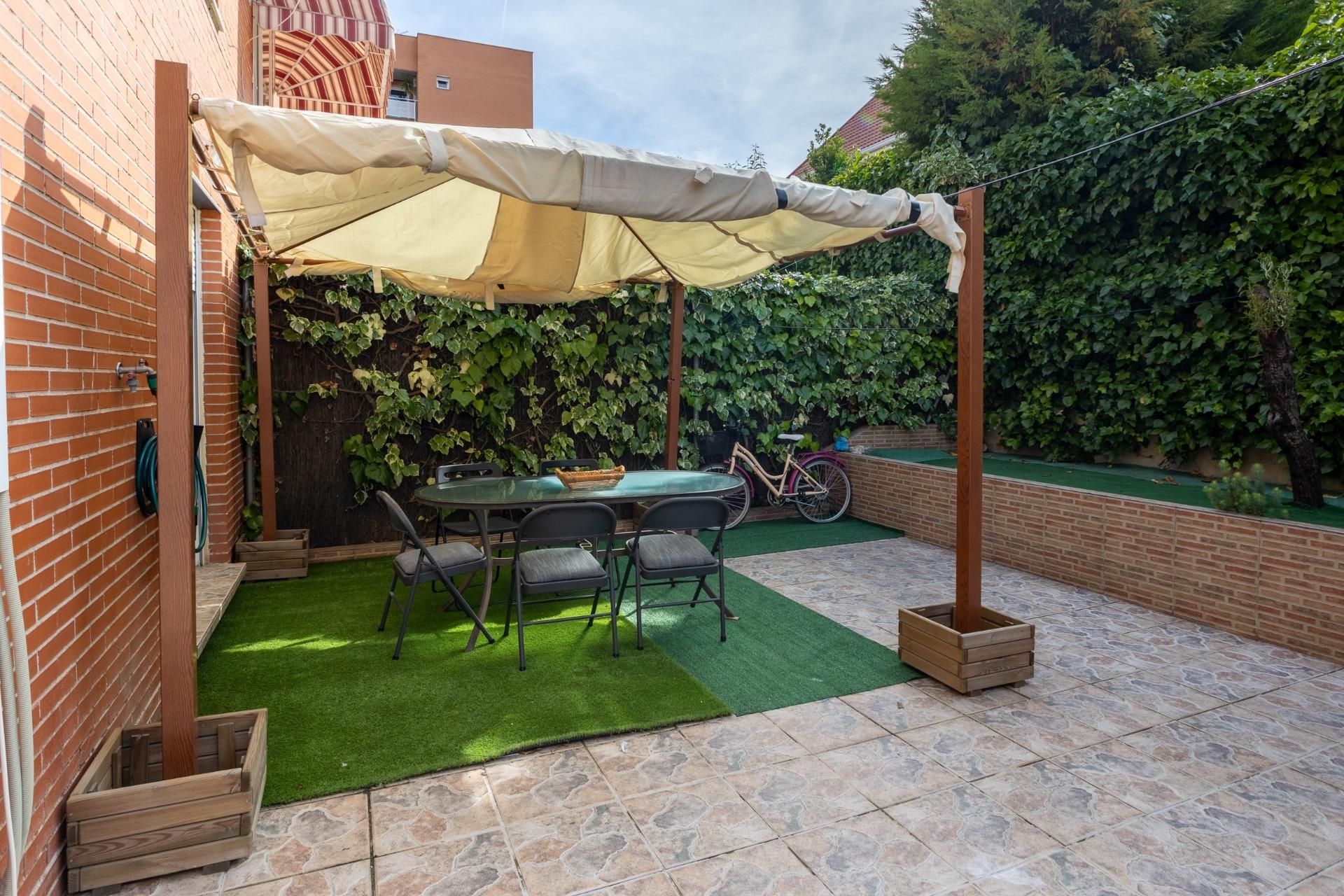 Terrassa de Casa adosada en venda en Valdemoro amb Calefacció, Jardí privat i Terrassa