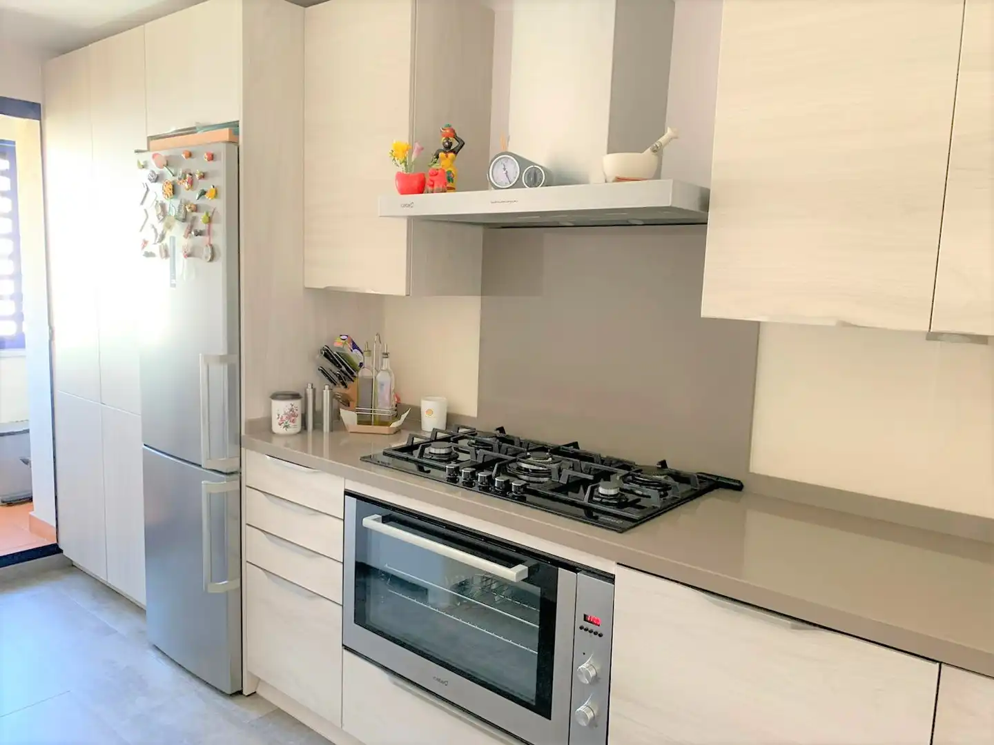 Küche von Dachboden zum Verkauf in Estepona mit Klimaanlage, Heizung und Terrasse