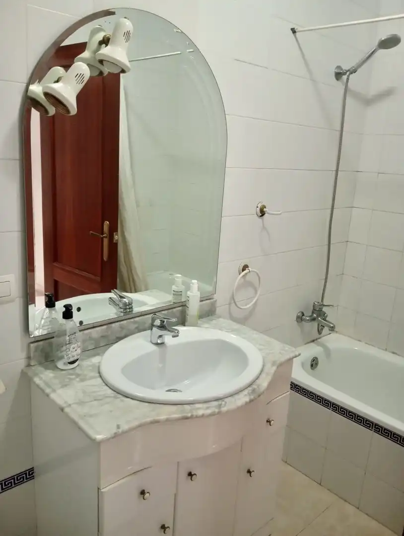 Bathroom of Flat for sale in Gines  with Air Conditioner, Heating and Terrace