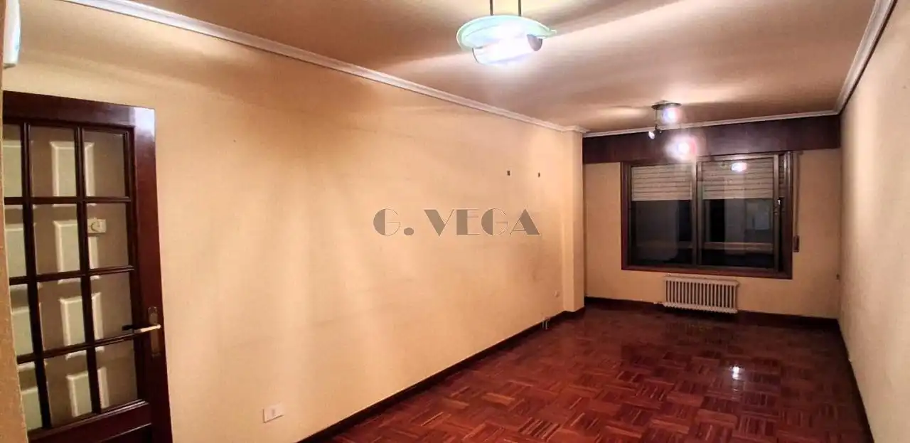 Piso en venta en Vigo  con Calefacción, Parquet y Trastero