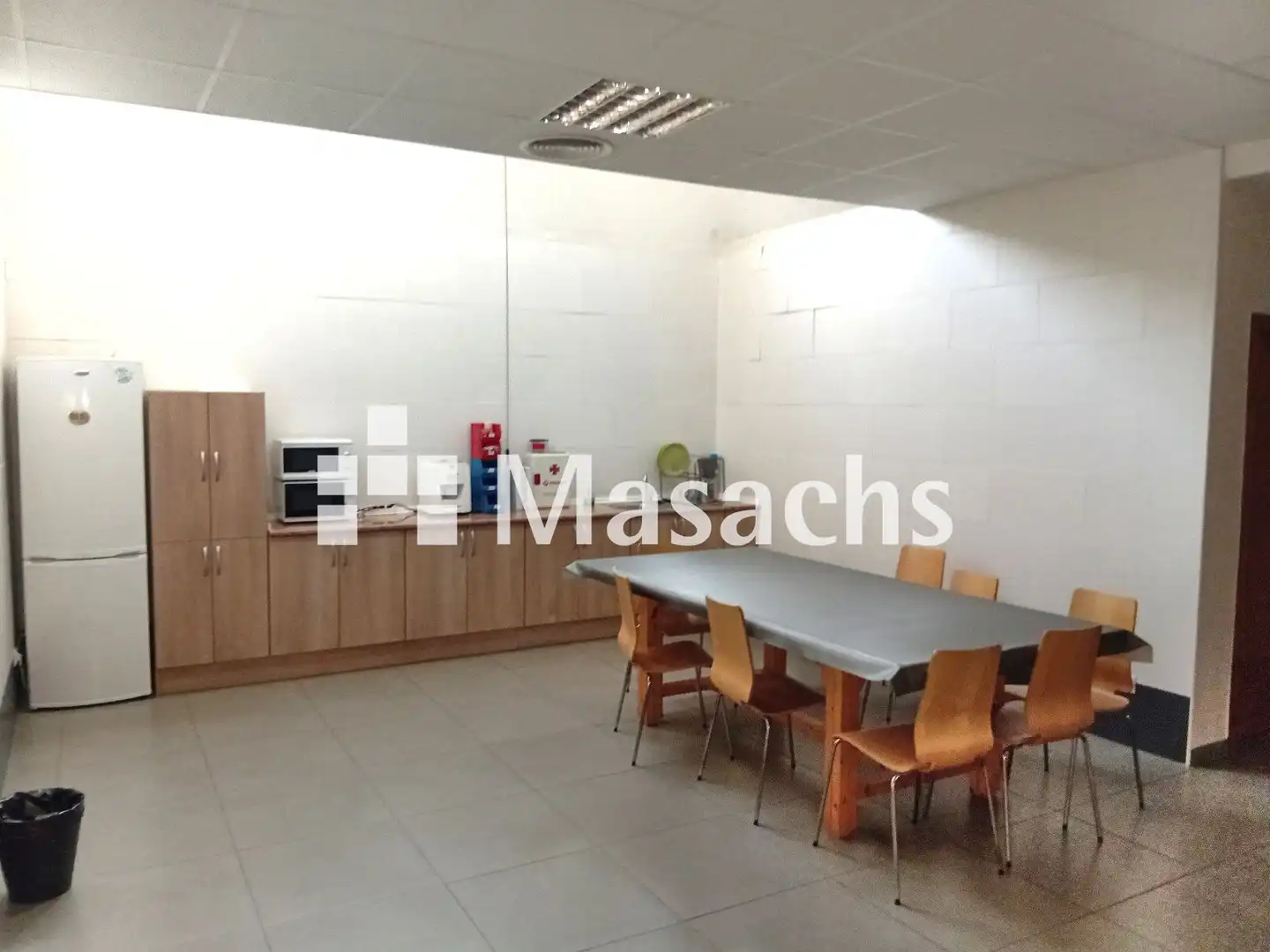 Nau industrial de lloguer en Roquetes amb Alarma