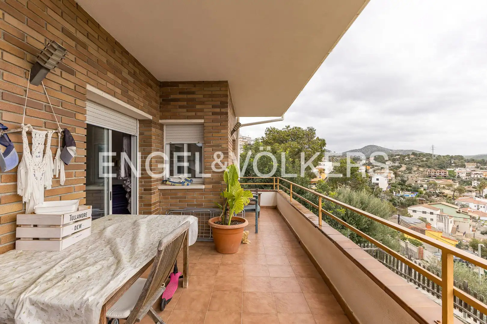 Terrassa de Casa adosada en venda en Cubelles amb Calefacció, Jardí privat i Terrassa