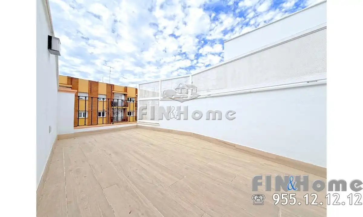 Terraza de Ático en venta en Sevilla con Aire acondicionado, Calefacción y Jardín privado