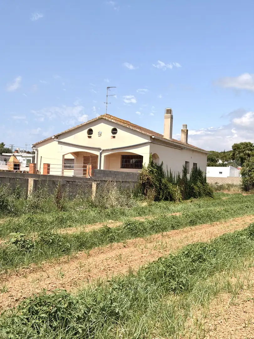 Vista exterior de Casa o chalet en venta en Vilanova i la Geltrú