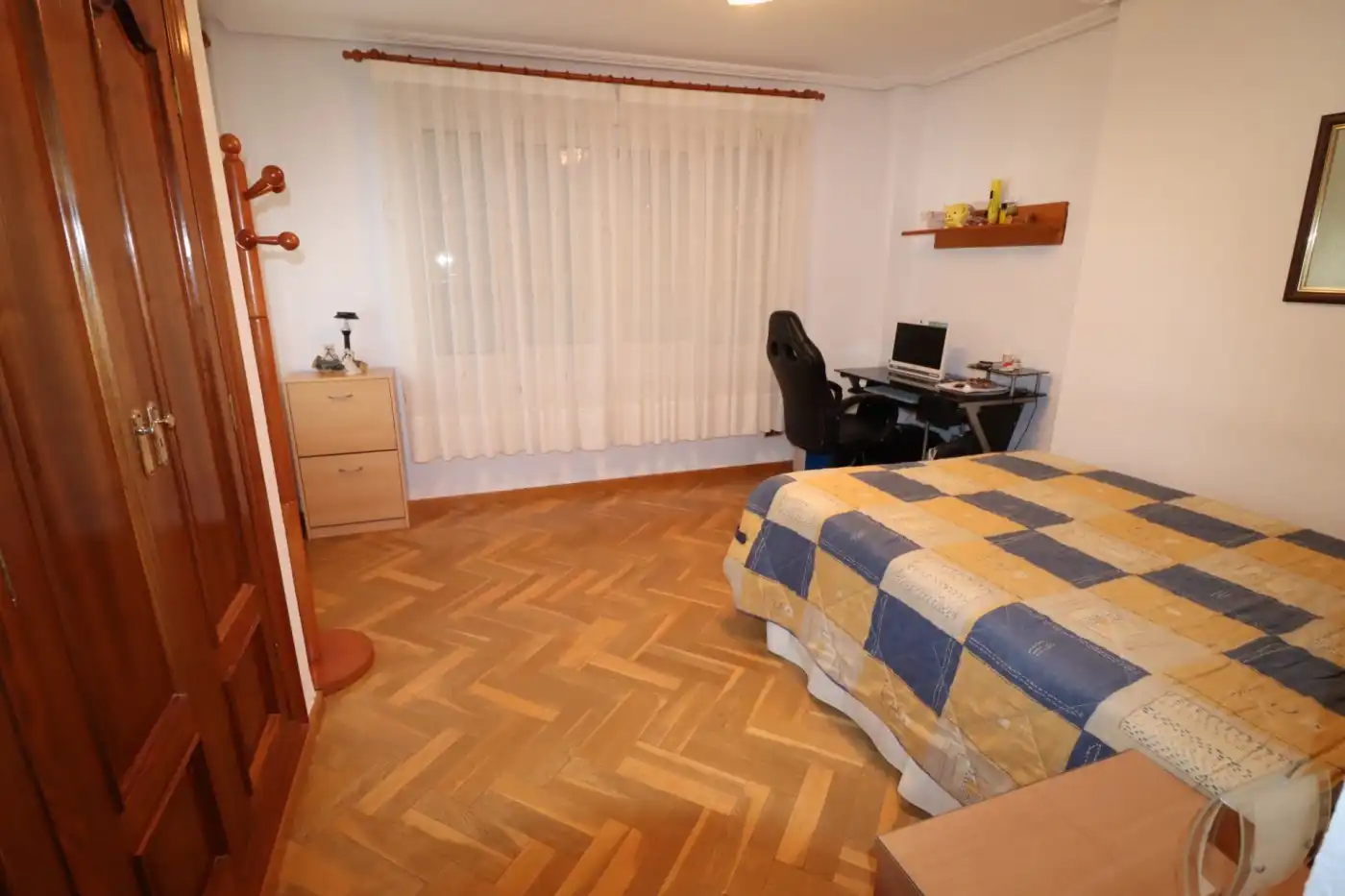 Dormitori de Casa o xalet en venda en Godella amb Calefacció, Jardí privat i Terrassa