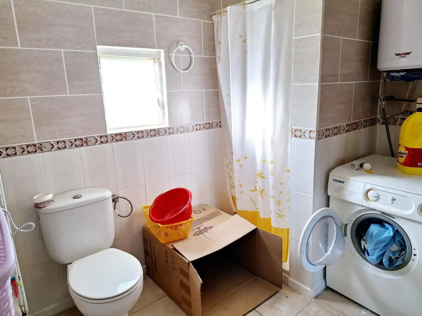 Bany de Casa o xalet en venda en Caudete amb Aire condicionat, Terrassa i Piscina