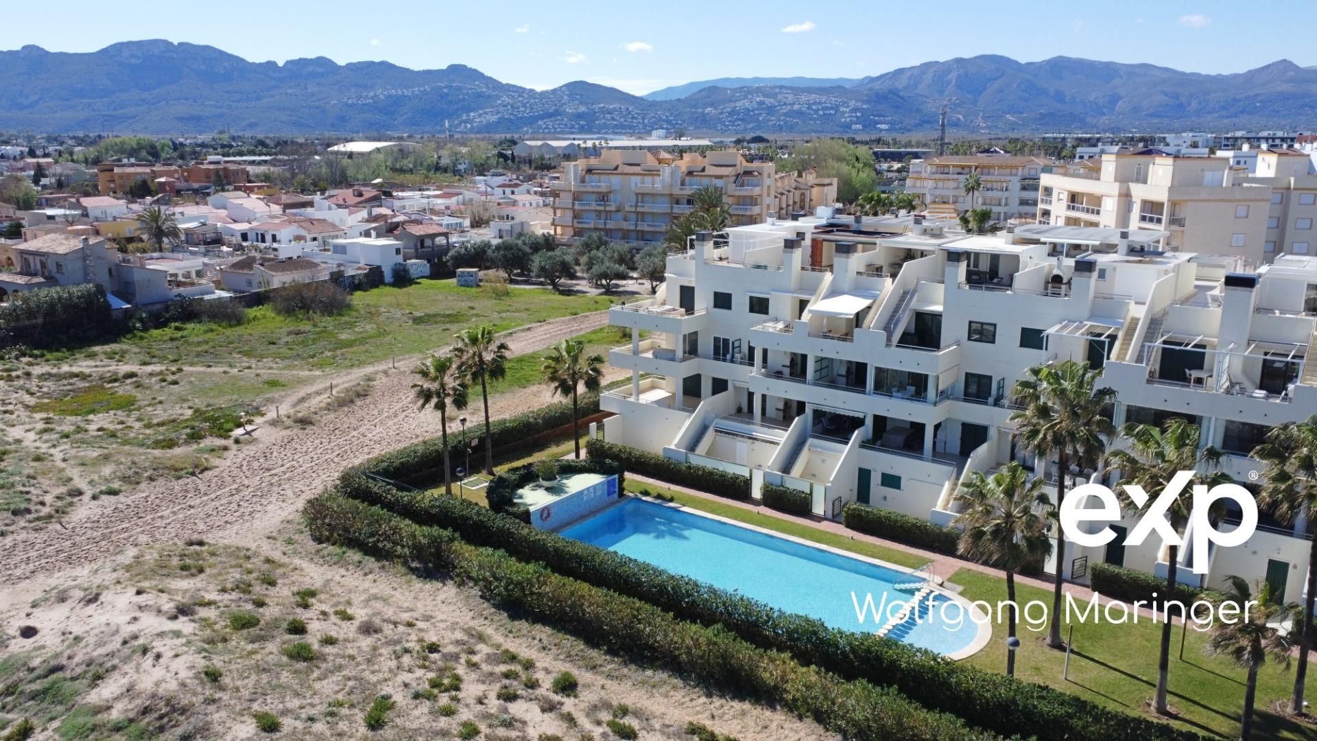 Exterior view of Duplex for sale in Oliva  with Air Conditioner, Private garden and Terrace