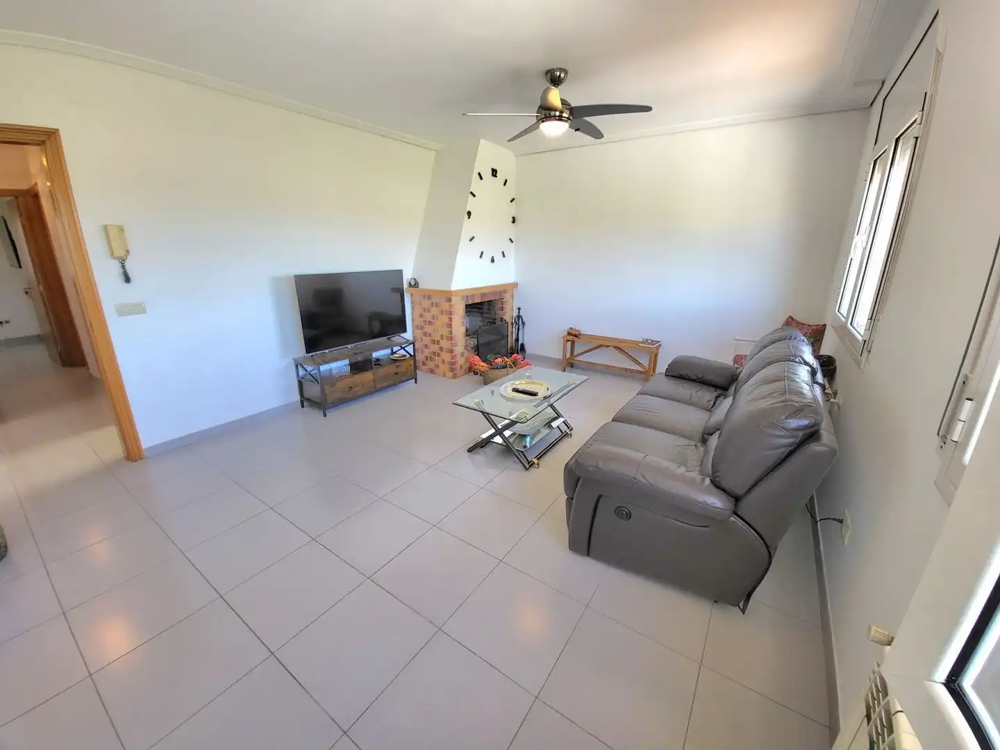 Sala d'estar de Casa o xalet en venda en Vidreres amb Jardí privat, Terrassa i Balcó