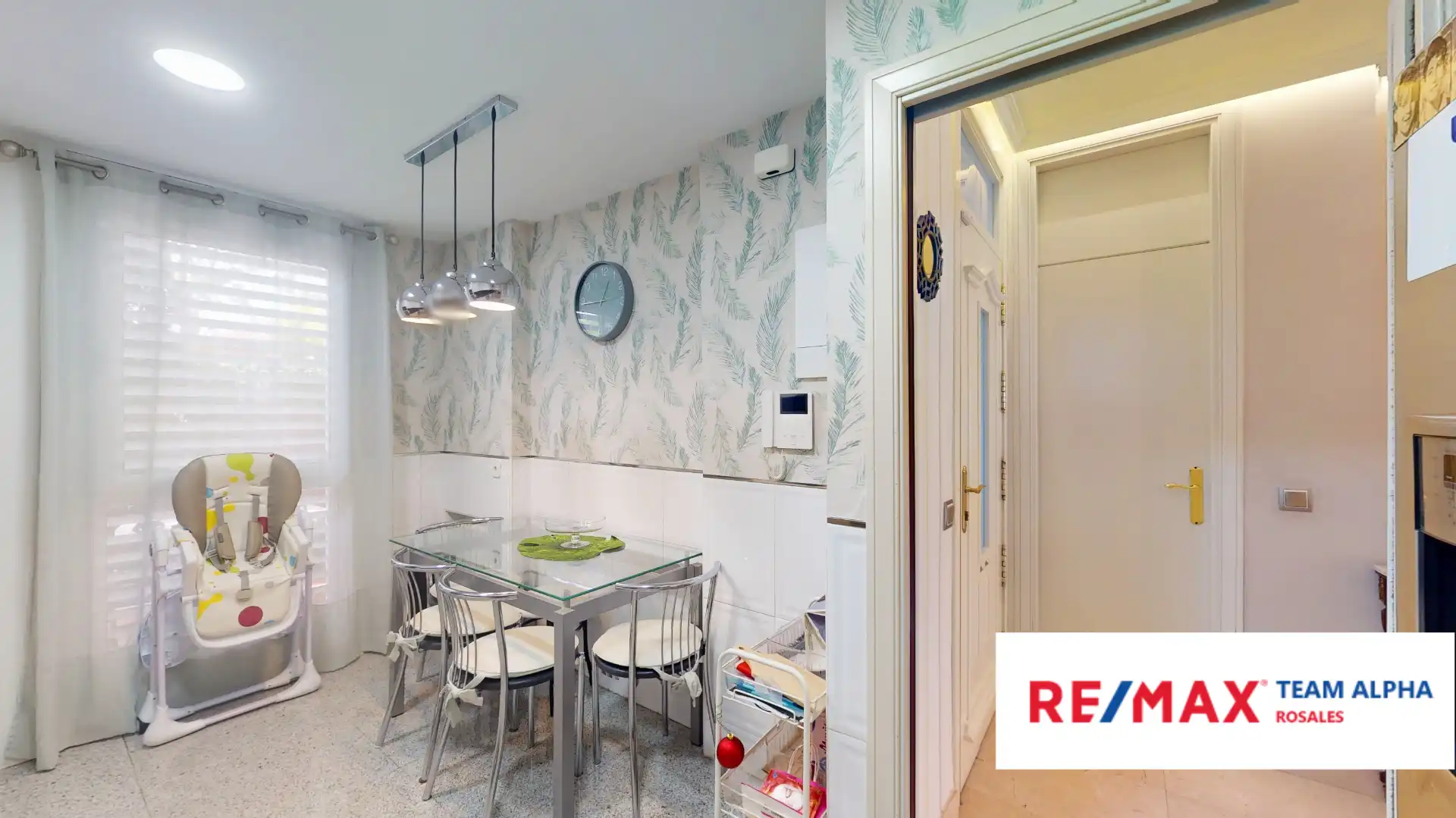 Cocina de Casa adosada en venta en Madrid con Aire acondicionado, Calefacción y Jardín privado