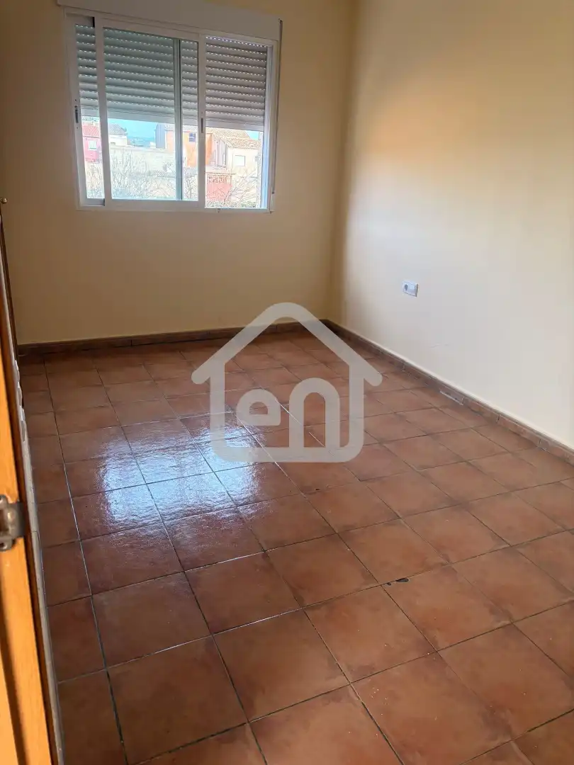 Einfamilien-Reihenhaus zum Verkauf in Requena mit Terrasse