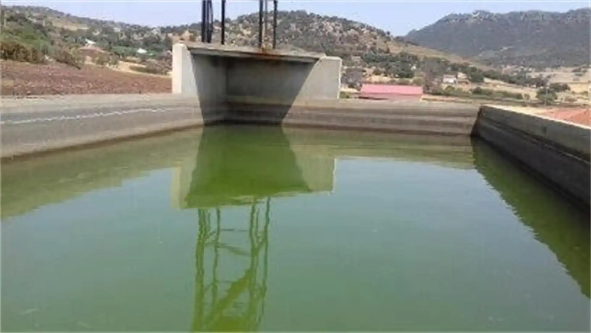 Piscina de Finca rústica en venda en Peñalsordo amb Aire condicionat, Piscina i Moblat