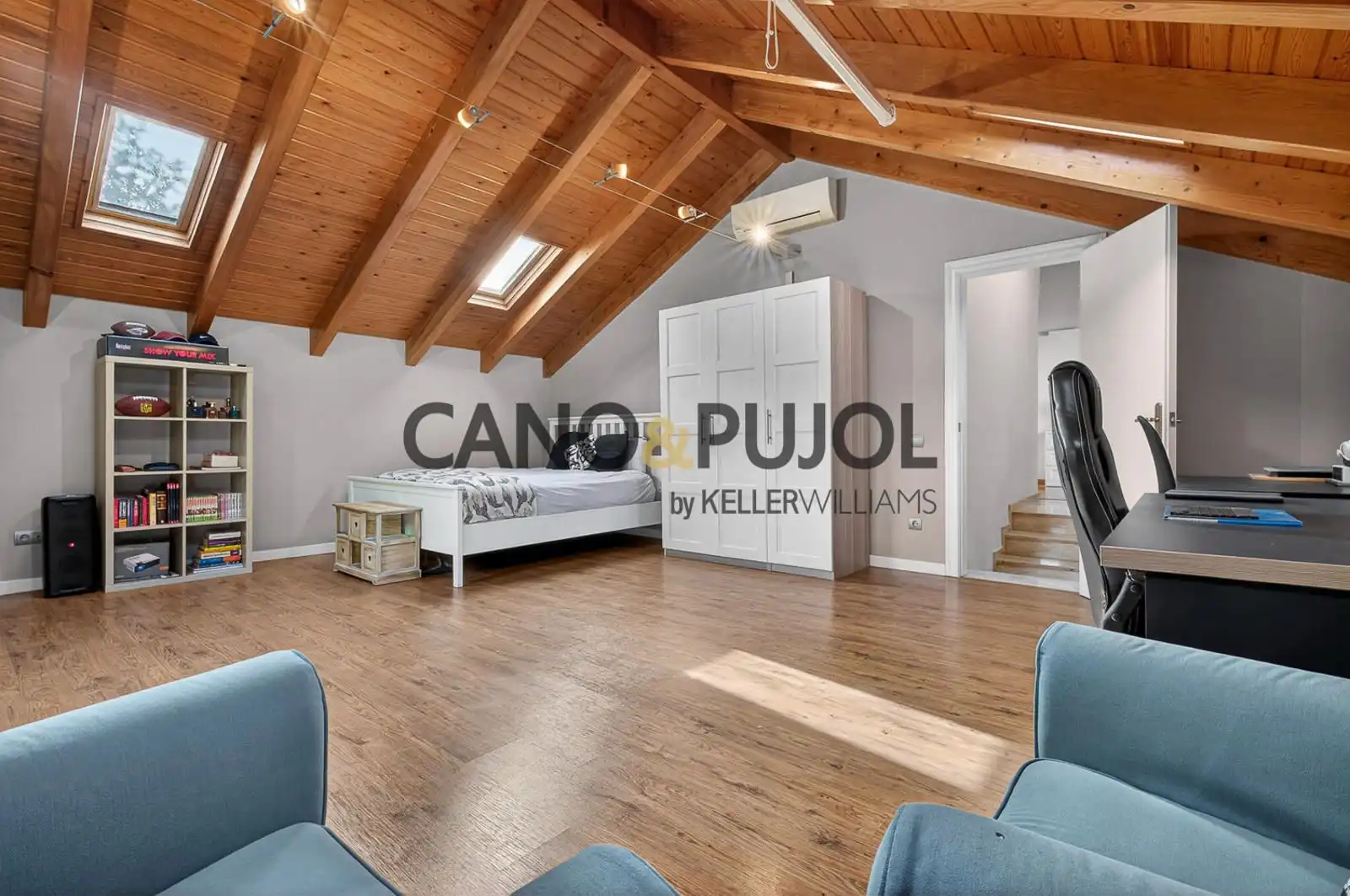 Sala d'estar de Casa o xalet en venda en Sant Cugat del Vallès amb Aire condicionat, Calefacció i Terrassa