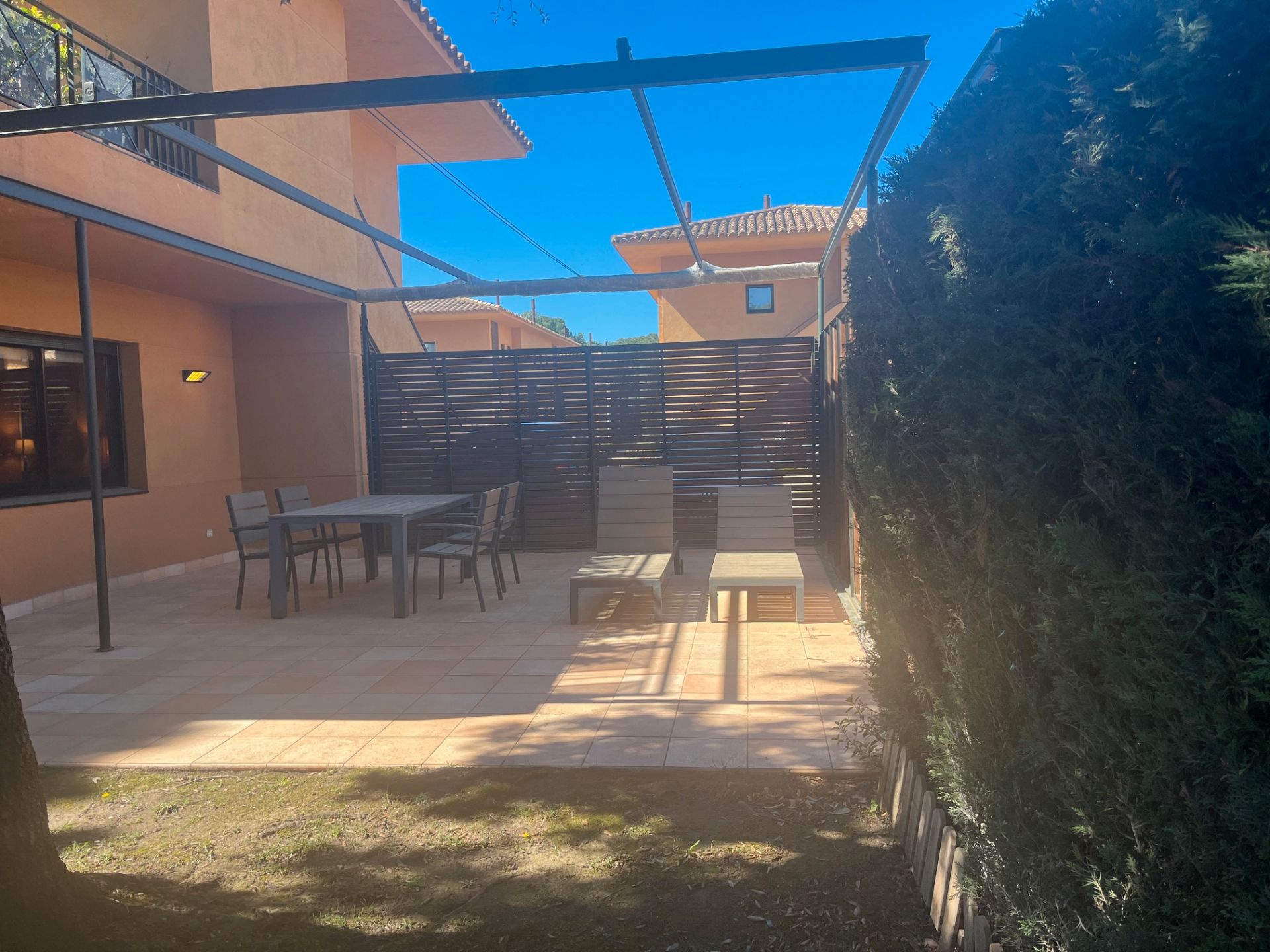 Terrassa de Apartament en venda en Navata amb Aire condicionat, Calefacció i Jardí privat